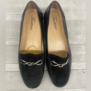 Trotters Black Buckled Loafers Size 10